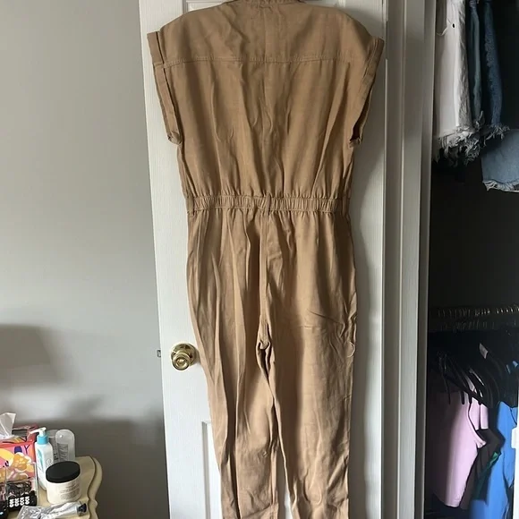 NWT Abercrombie & Fitch Tank Khaki Short Sleeve Jumpsuit Sz L - Picture 7 of 7